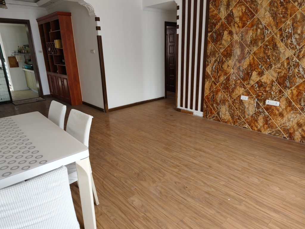 新时代广场 简单装修 里面没什么东西_11