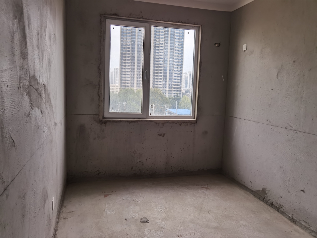 吾悦广场旁四宜新雅居毛坯好房出售_7