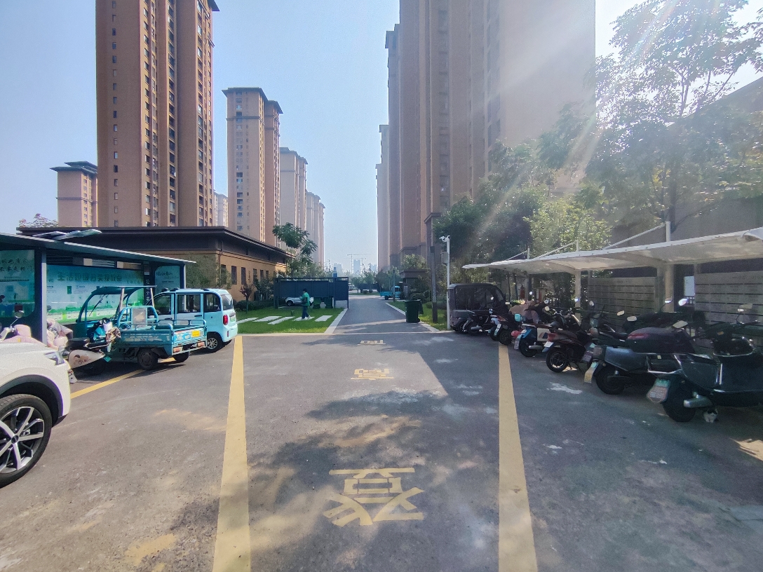 瀚城四期 毛坯三房 楼层好采光好 有证_12