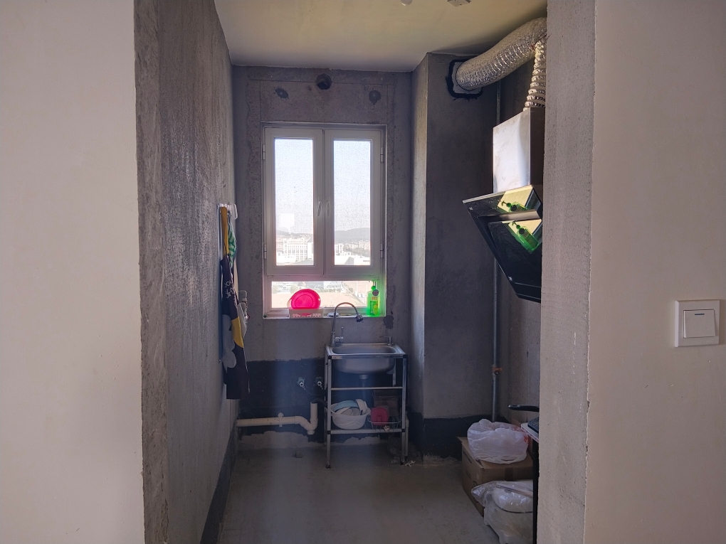 中电科八号院 毛坯三室二厅观湖房 诚心出售_5