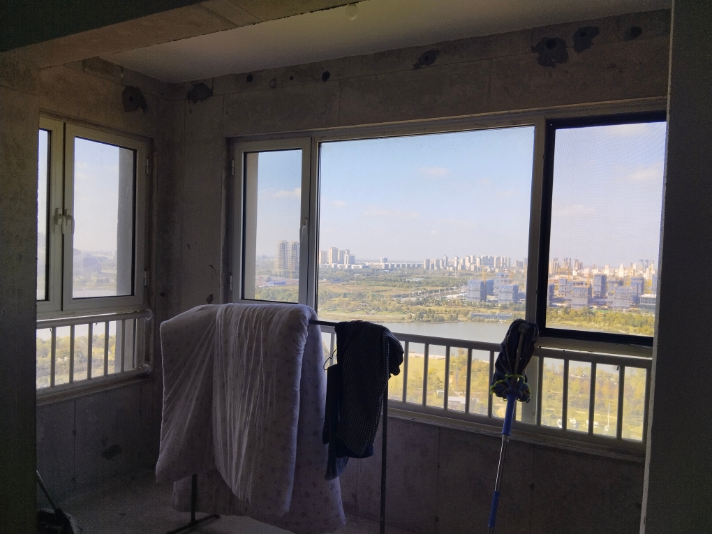 中电科八号院 毛坯三室二厅观湖房 诚心出售_6