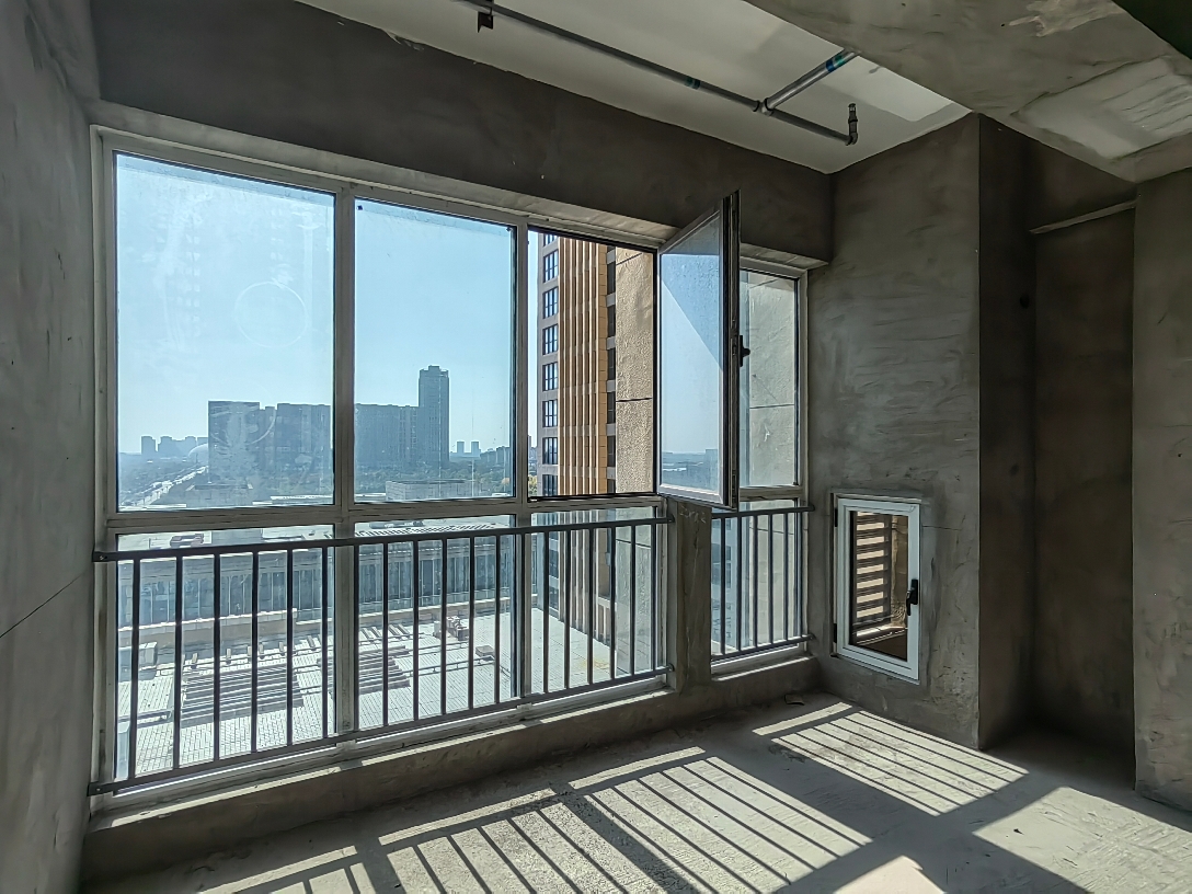 山南政务大厅旁 中城建城市国际中心 1室1厅 毛坯出售_4