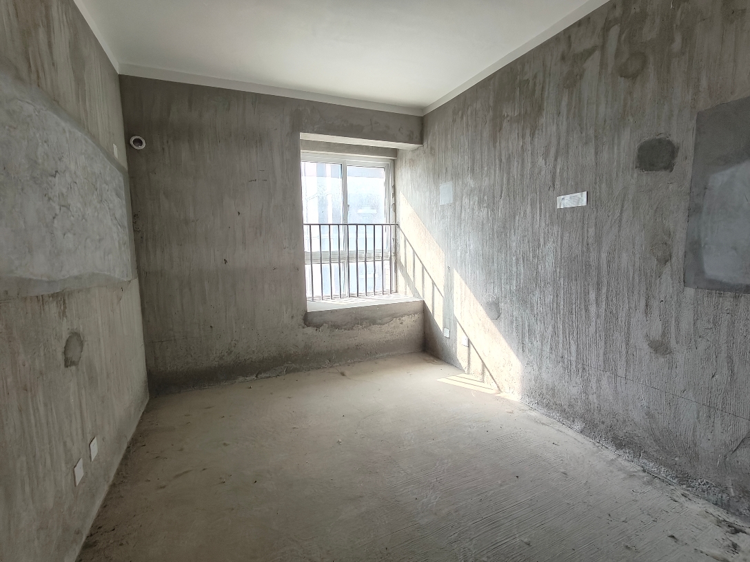 英伦联邦三室两厅学区毛坯房出售_3