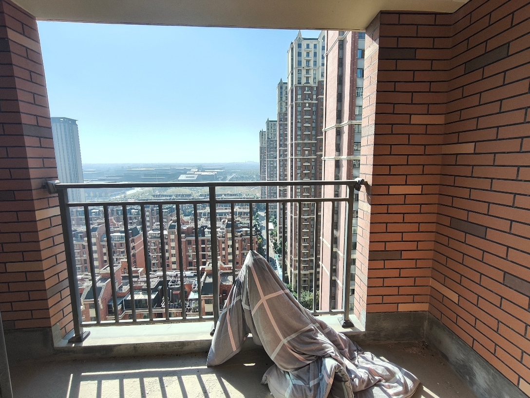 英伦联邦三室两厅学区毛坯房出售_9