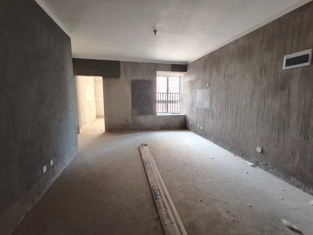 英伦联邦三室两厅学区毛坯房出售_2