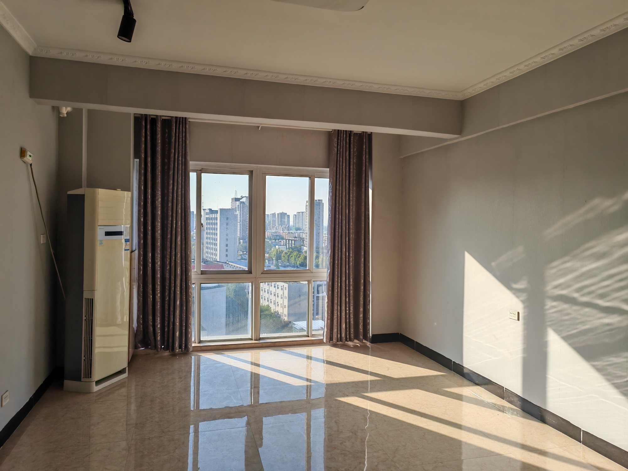 龙湖中心简装公寓45平1室1厅低价急租 _6