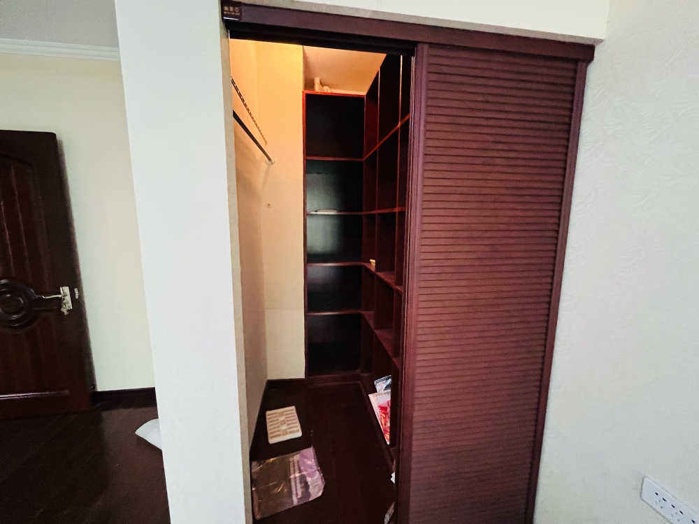 滟澜山 精装三室两厅 家具家电齐全 诚心出租_5