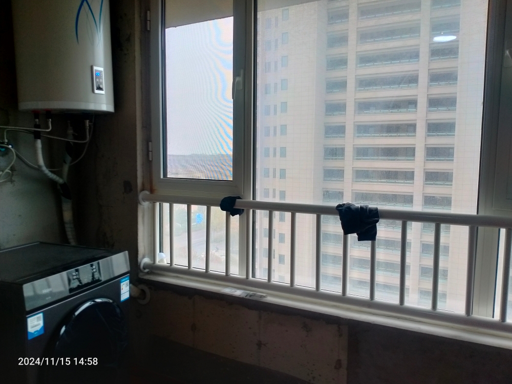 山南中央公园旁八号院三室二厅毛坯，环境优美，购物方便_4