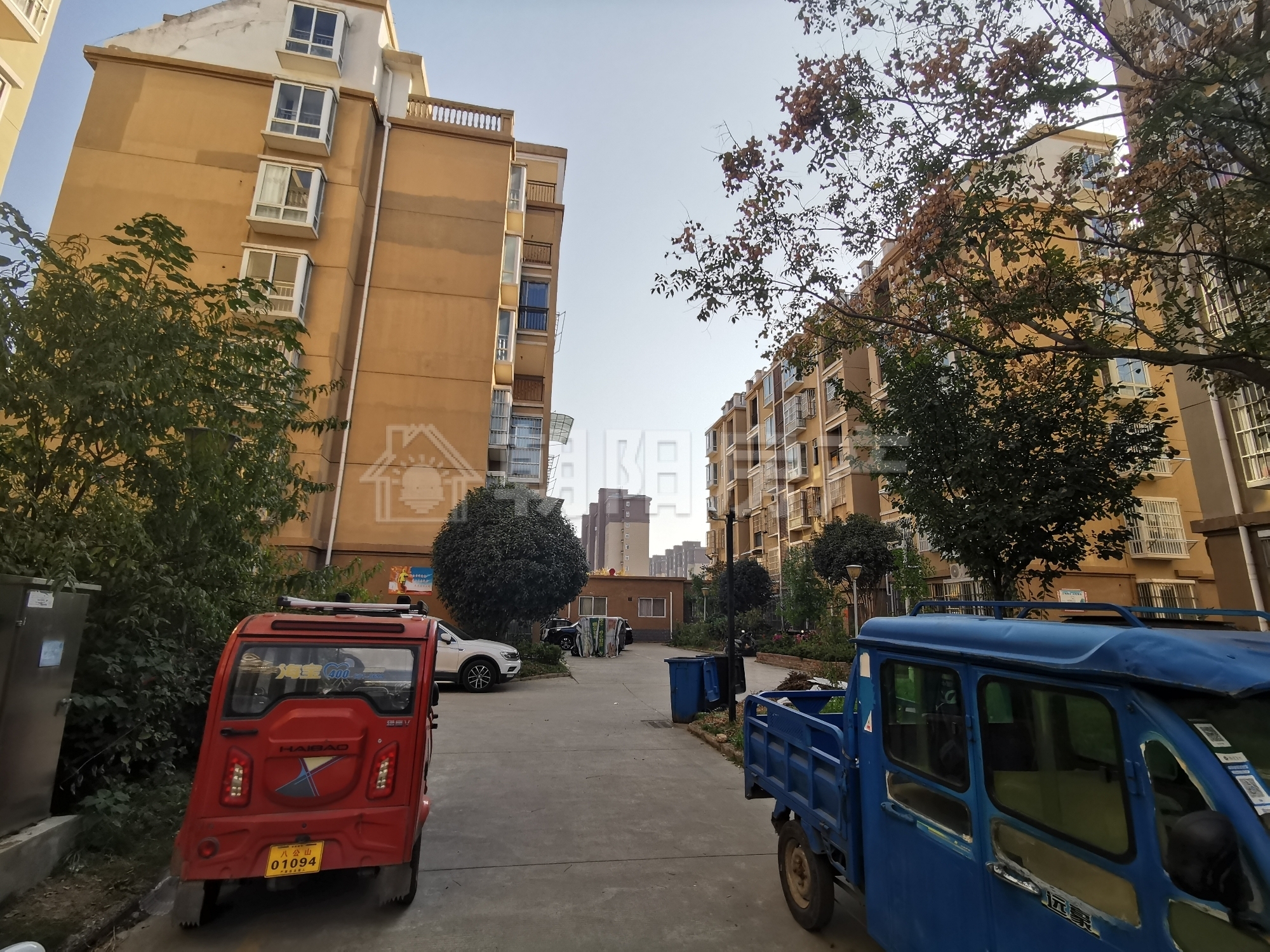 西门外西湖花园C区楼梯房没有房产证纯毛坯房出售。_9