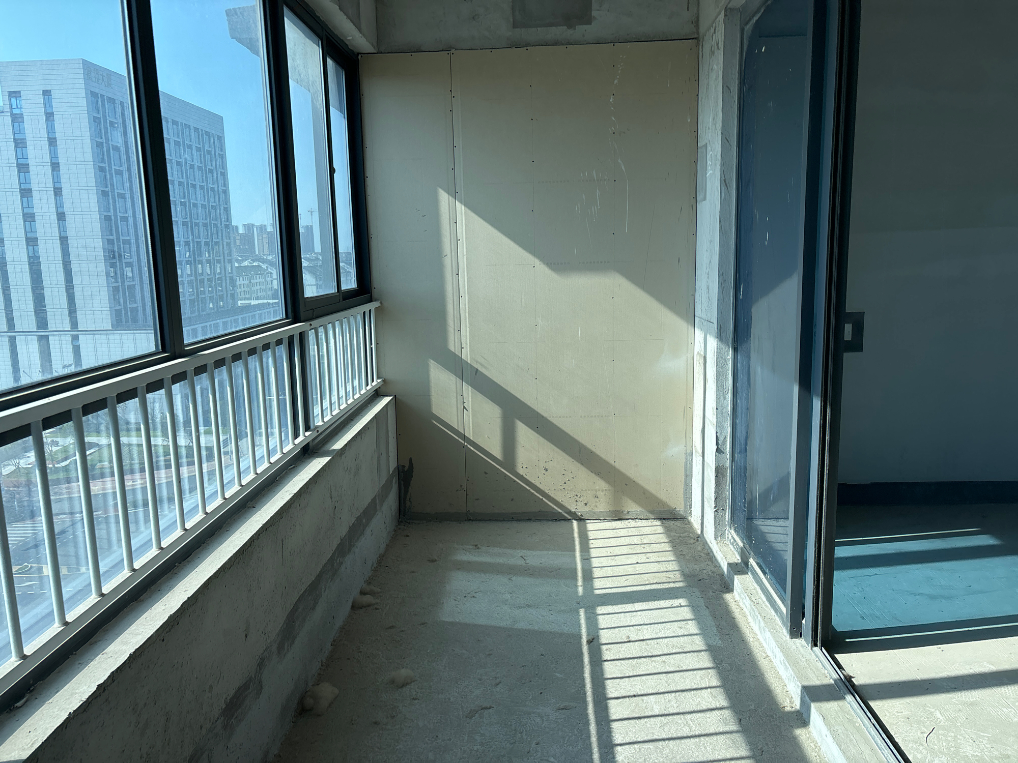 碧桂园毛坯三室送车位_4
