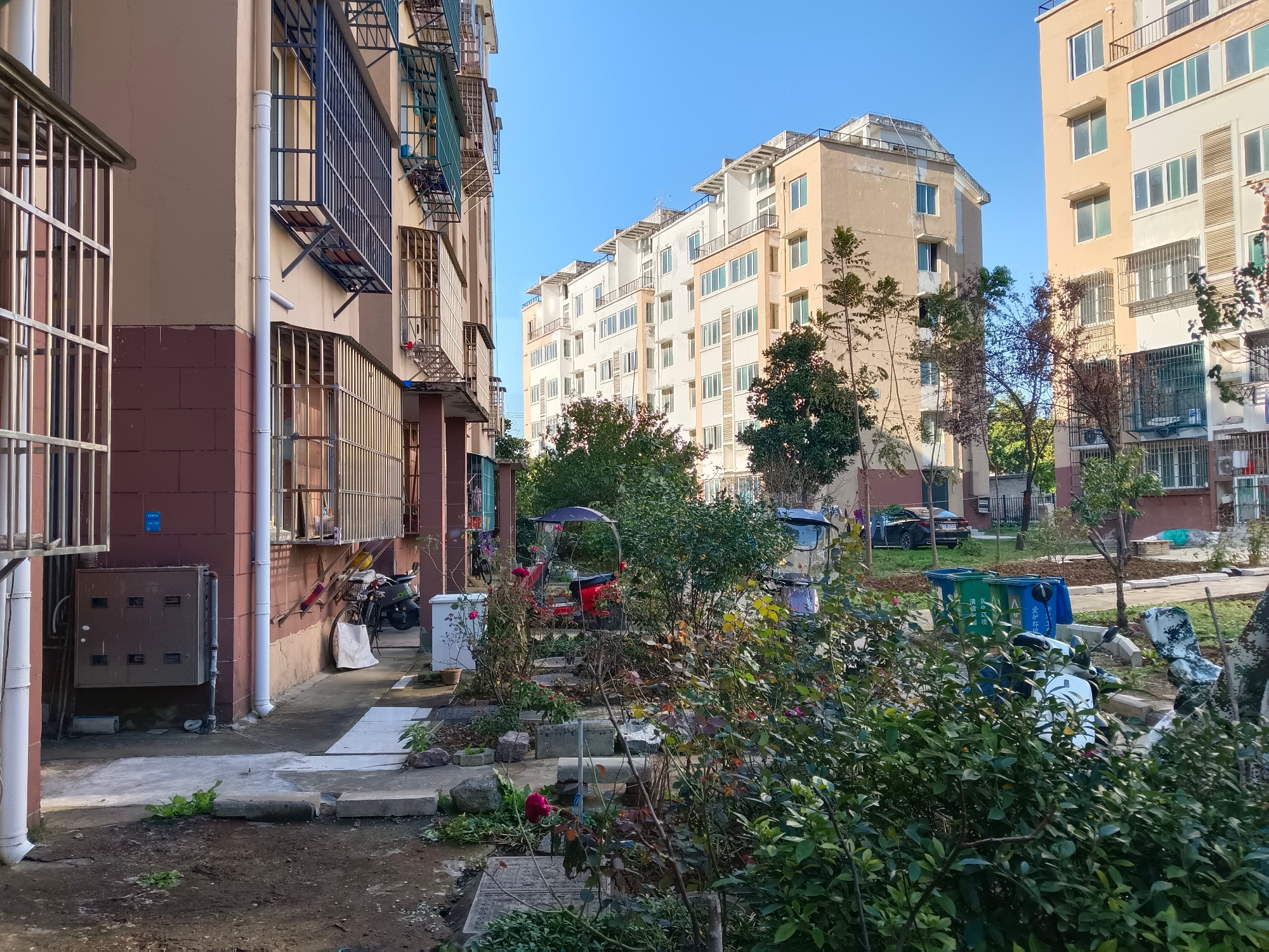 新家园B区79平方精装修，家电齐全 ，两室一厅，金3层，随时看房。_10