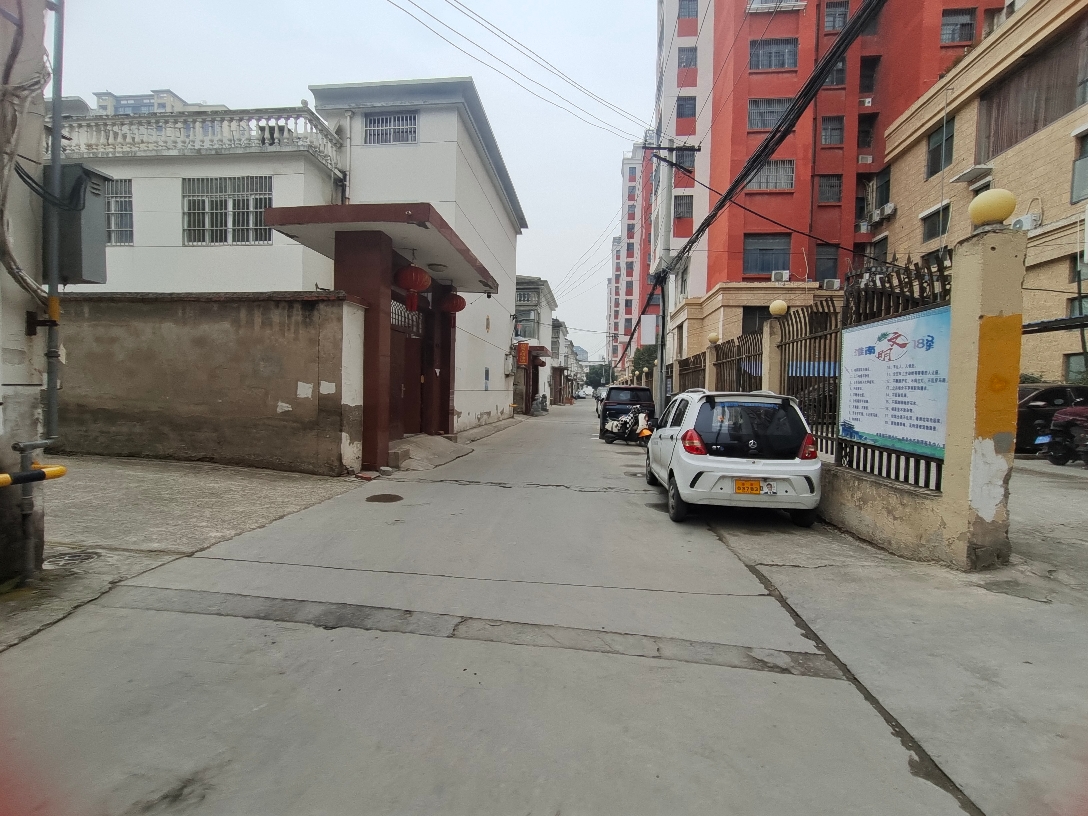新城区 锦绣广场二室二厅毛坯出售_8