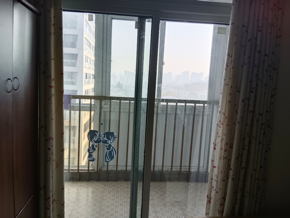 龙湖路一号  家具家电齐全 拎包即住_5