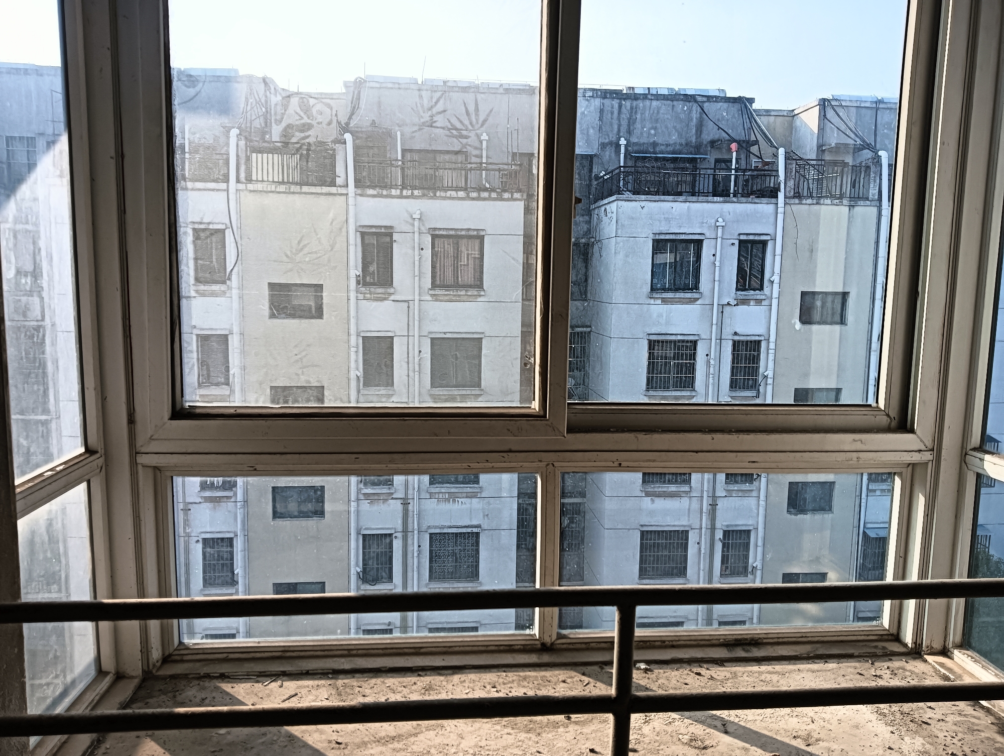 居仁村四区毛坯3室出租_11