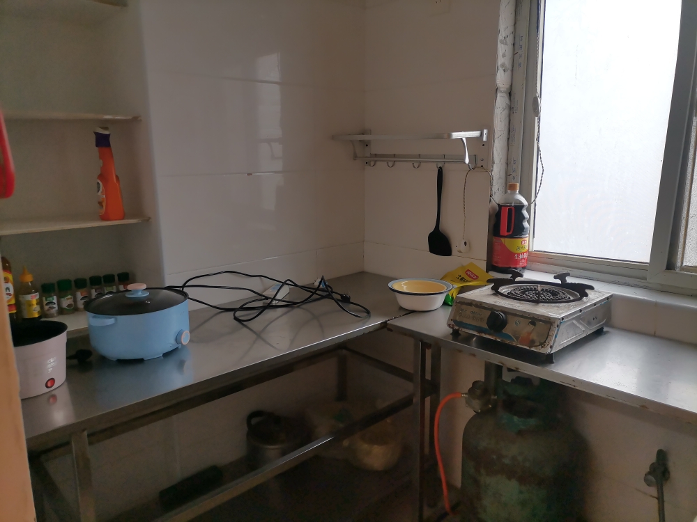 建筑一公司家属楼 大润发对面 2室 东西齐全_8