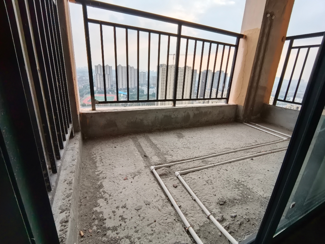 金恒雅苑毛坯两室两厅交通便利_8