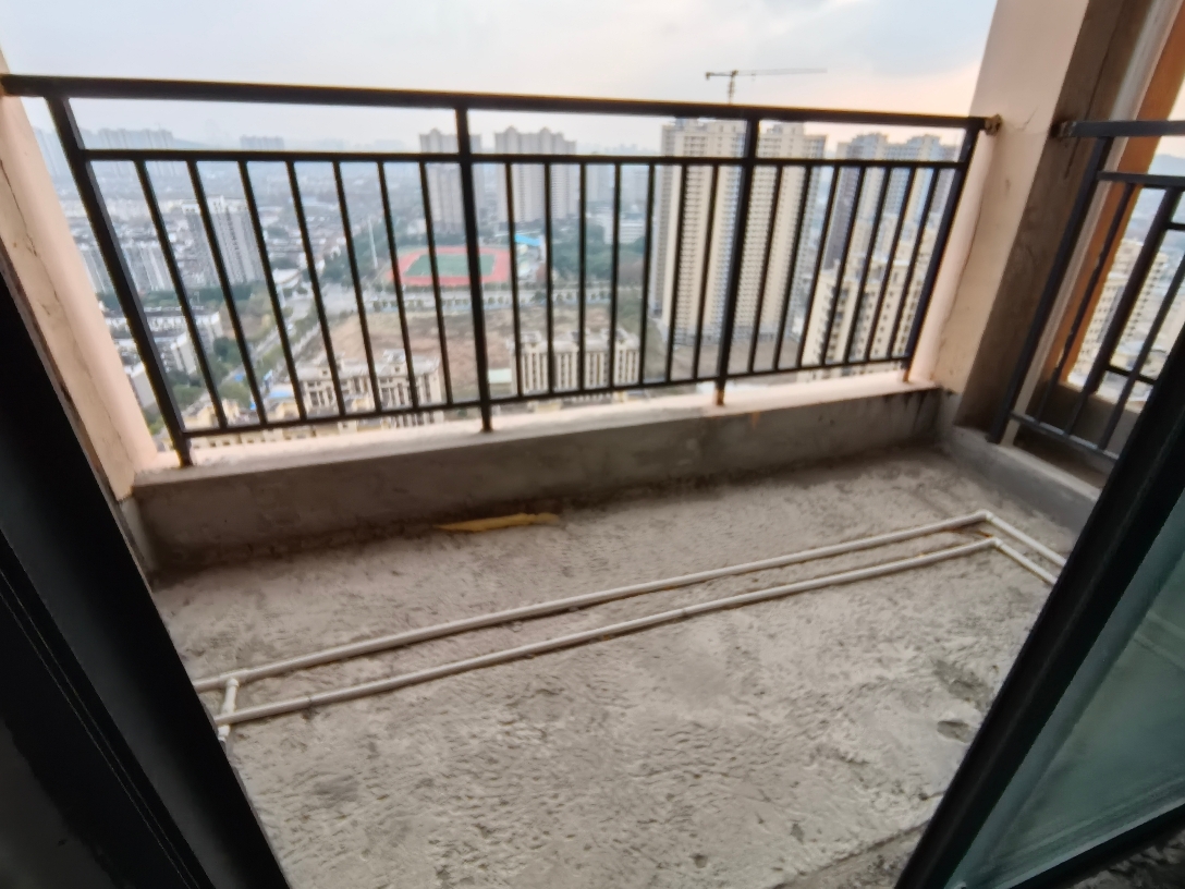 金恒雅苑毛坯可改三室交通便利有学区_7