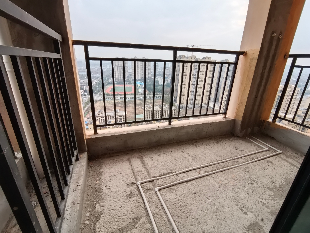 金恒雅苑毛坯两室两厅交通便利_7
