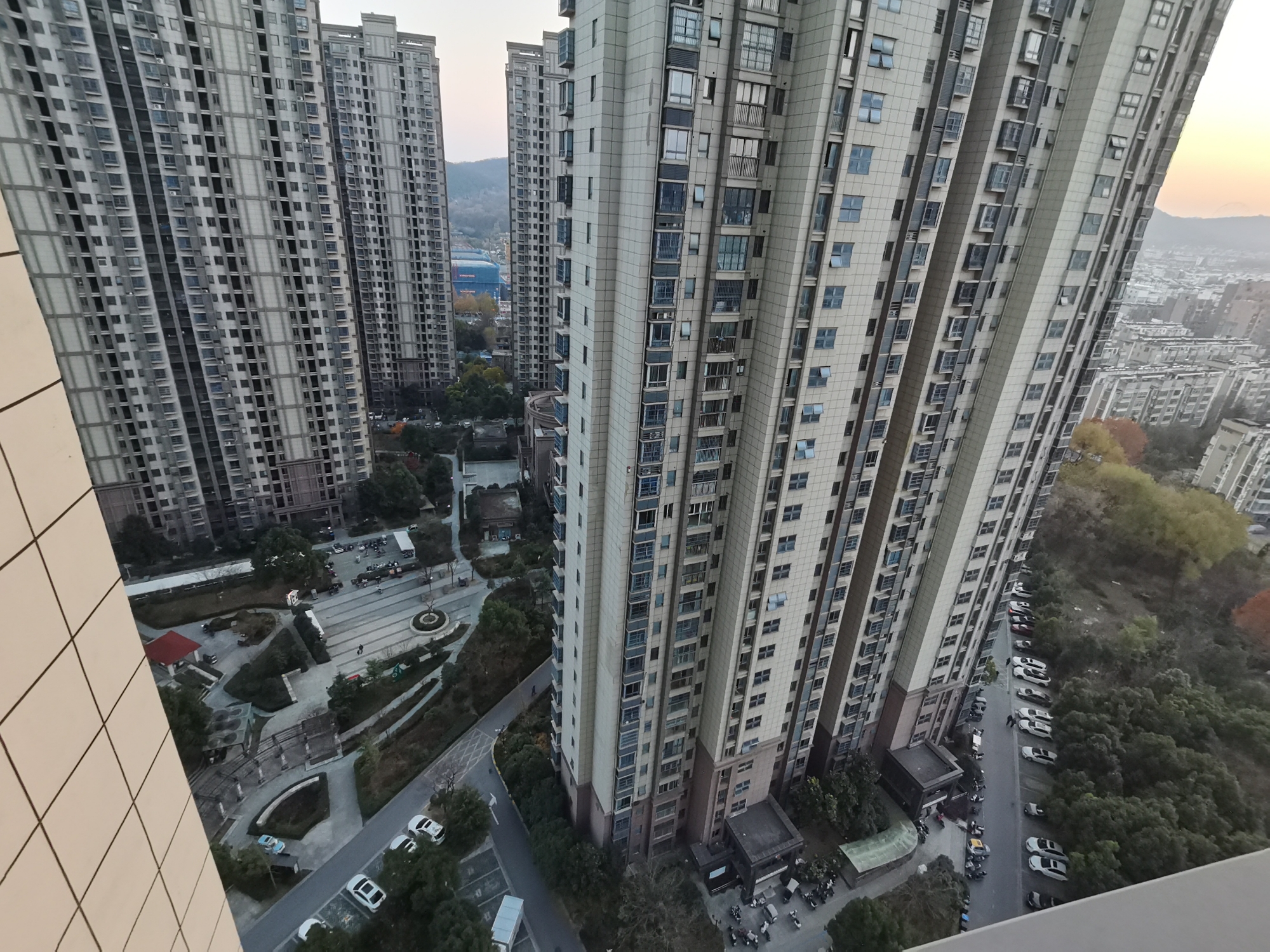 舜耕花都3室毛坯吉房出售_12