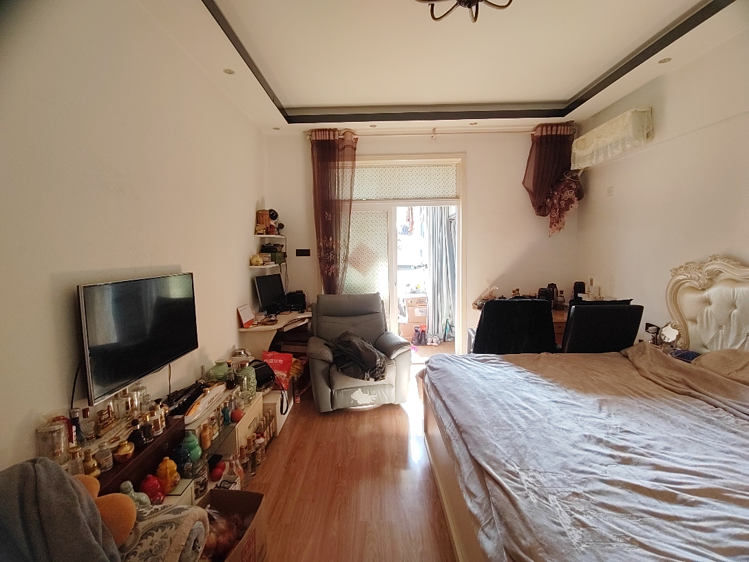 金地国际城A区一室一厅朝南精装出售_2