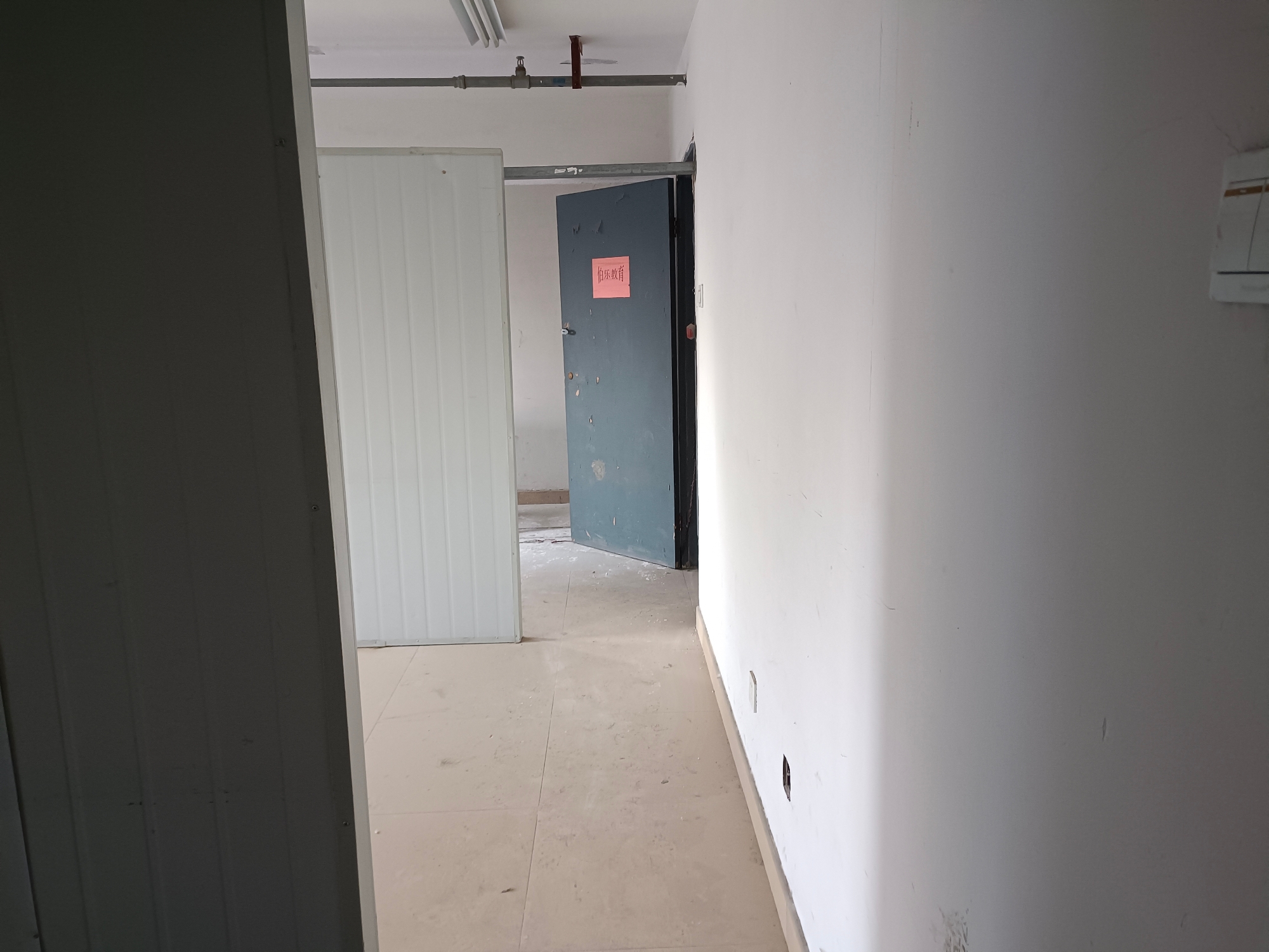 龙湖路一号高档公寓房急售_7