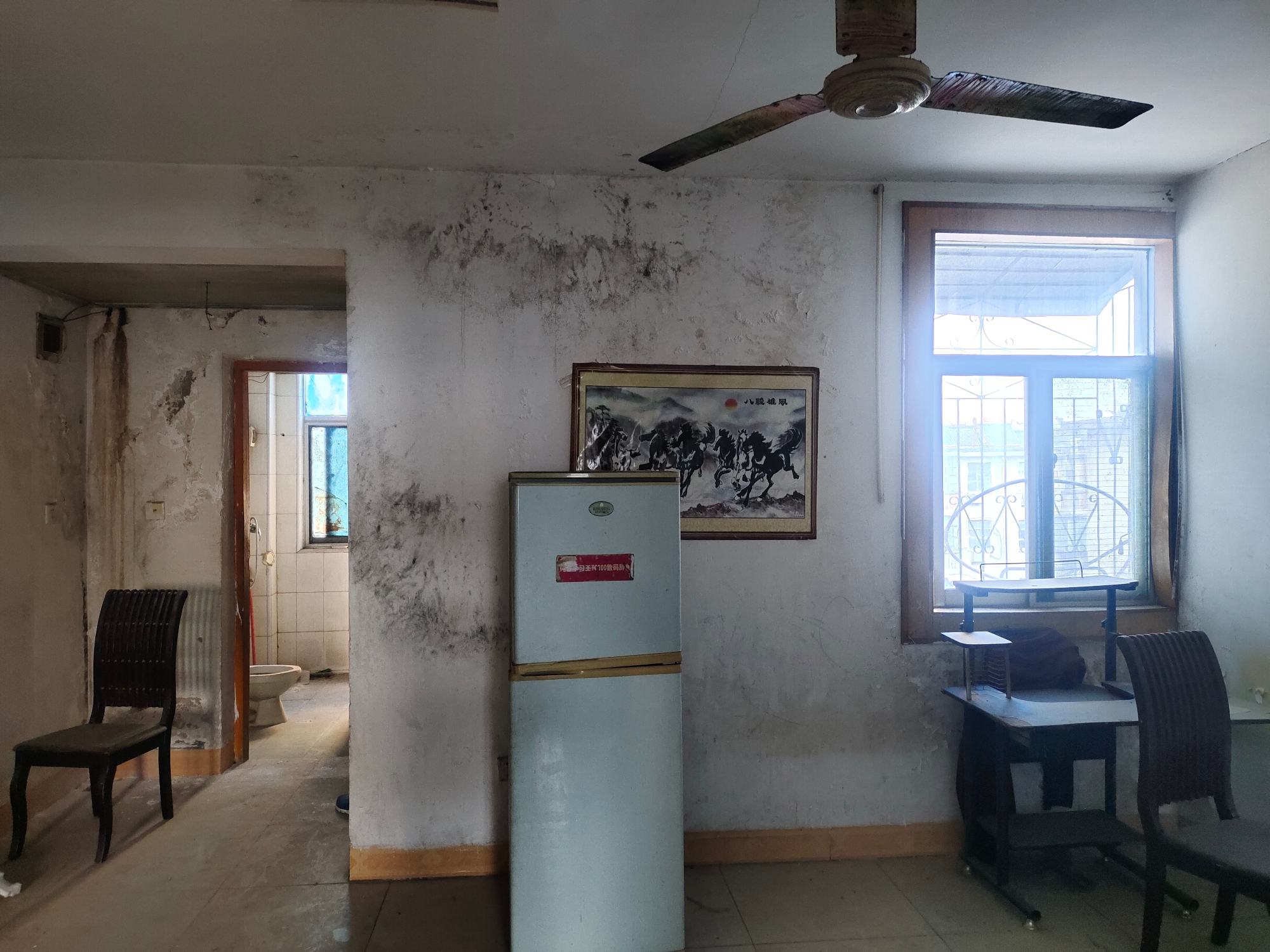 酱品厂家属楼 70平 两室一厅 交通便利 随时看房_2
