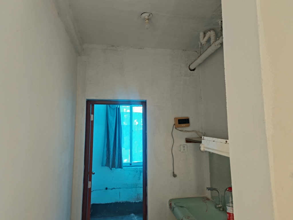 英伦联邦 简装 三室两厅两卫 吉房出售 _7