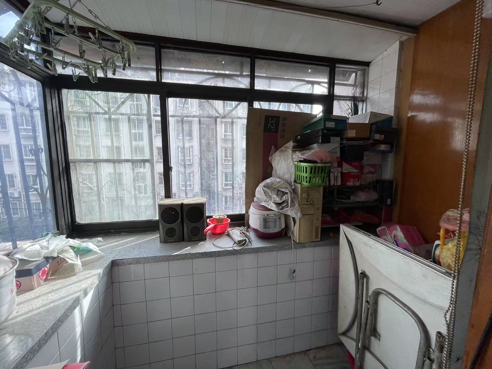 急售 建南村老楼 3层 简装 约57平方 两室一厅 位置好 交通购物非常便捷_8