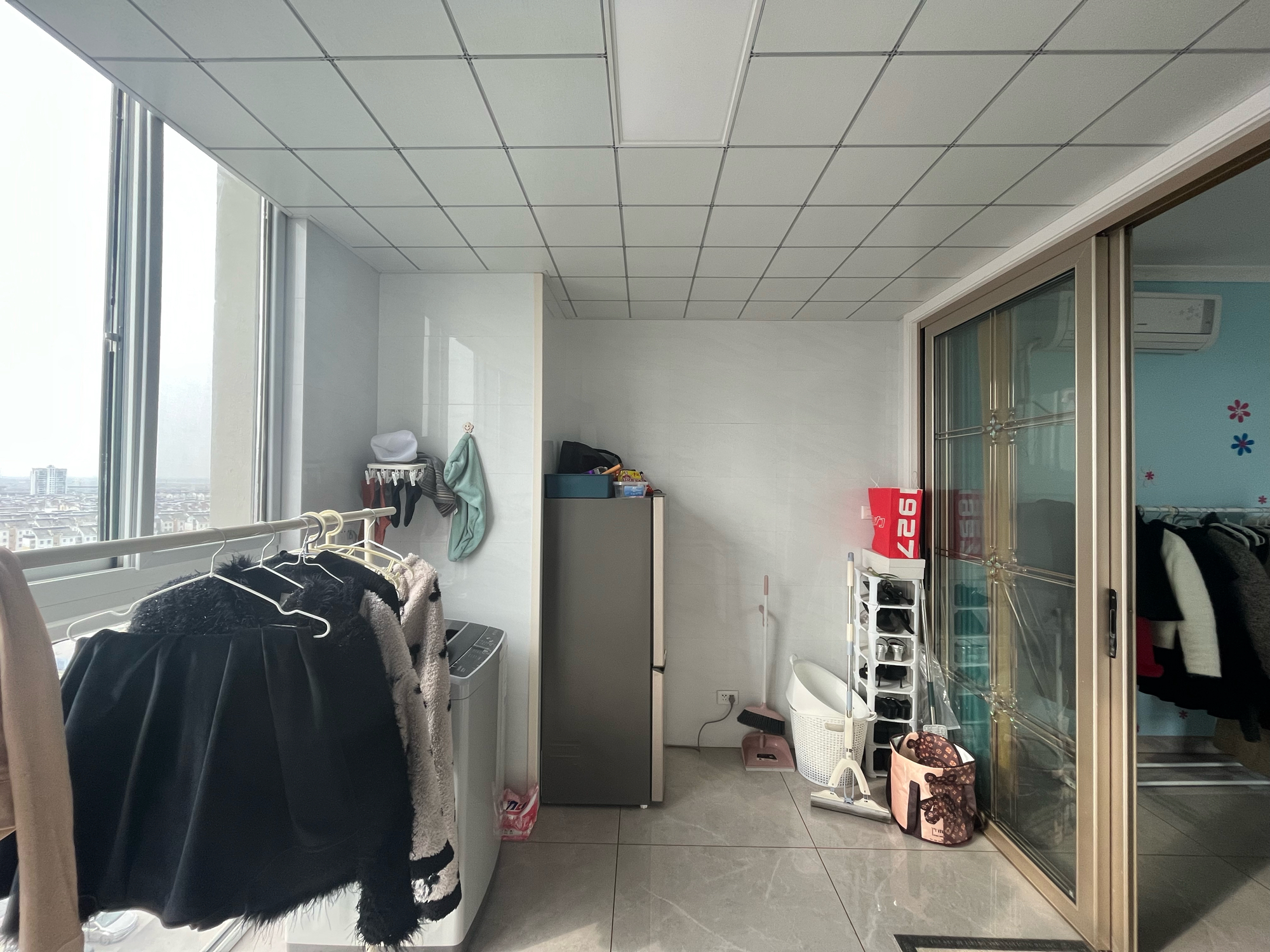 鸿朗阳光城公寓一室一厅_4