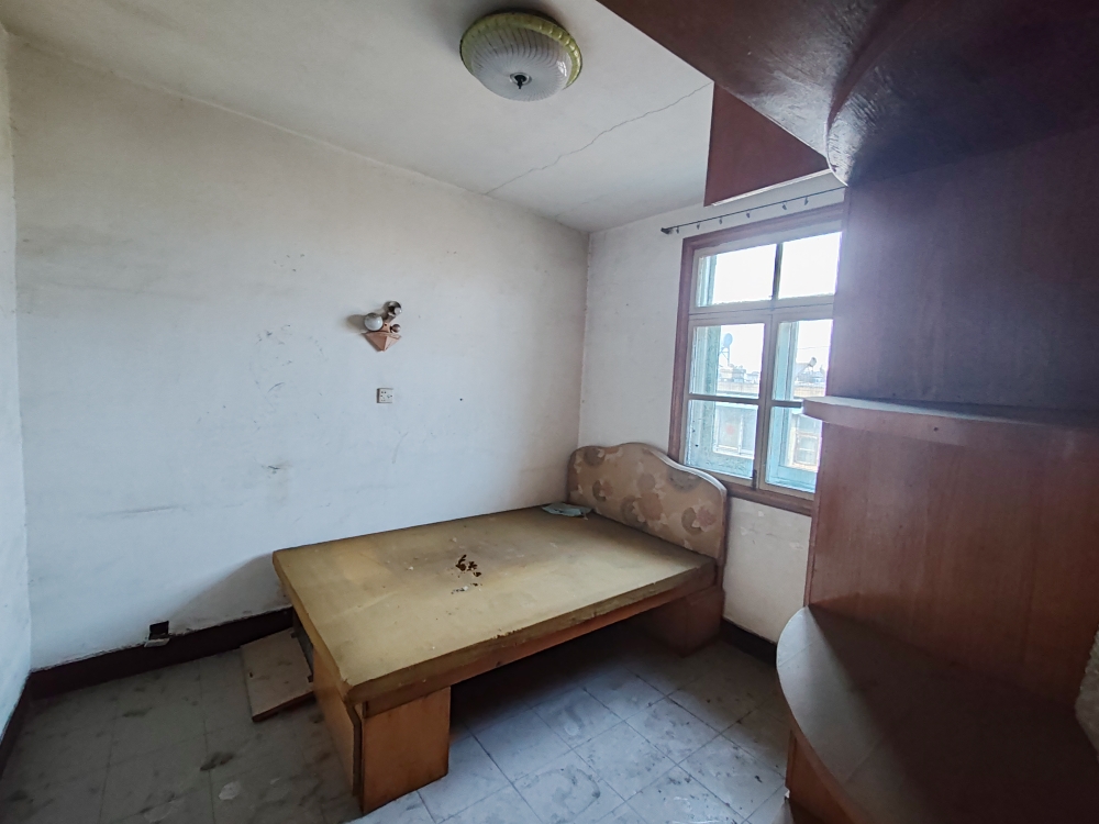 靠山村 62平 三室一厅 单价仅1419元/平 简装交通便利_4