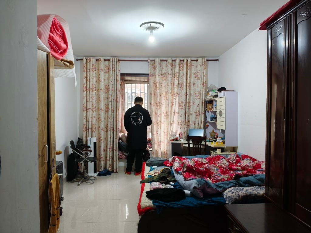 银鹭万树城组团四  三房两厅两卫 精装修 洞二小西区_3