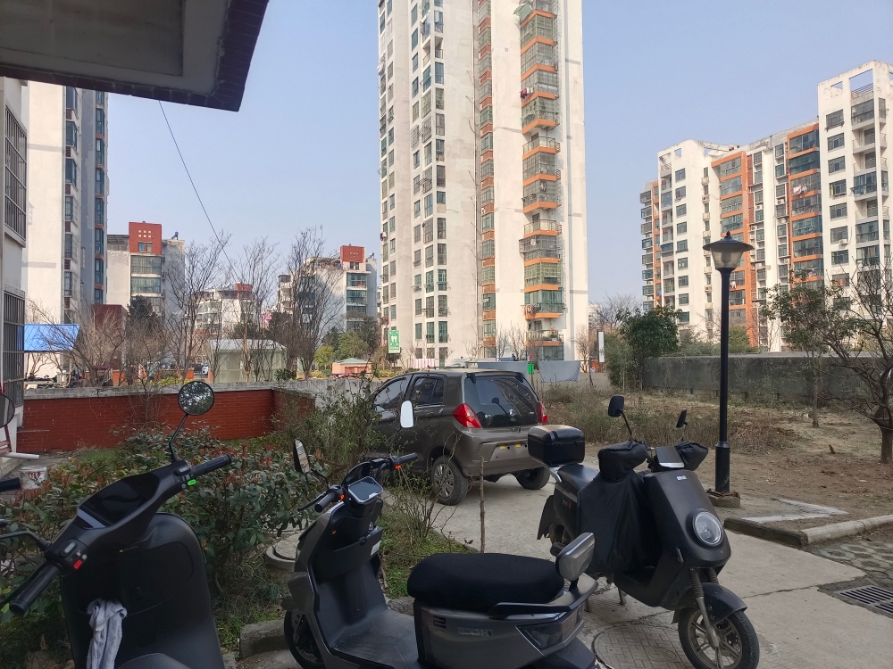机西小区92平 南向三室 满两年配套全 低楼层好房_9
