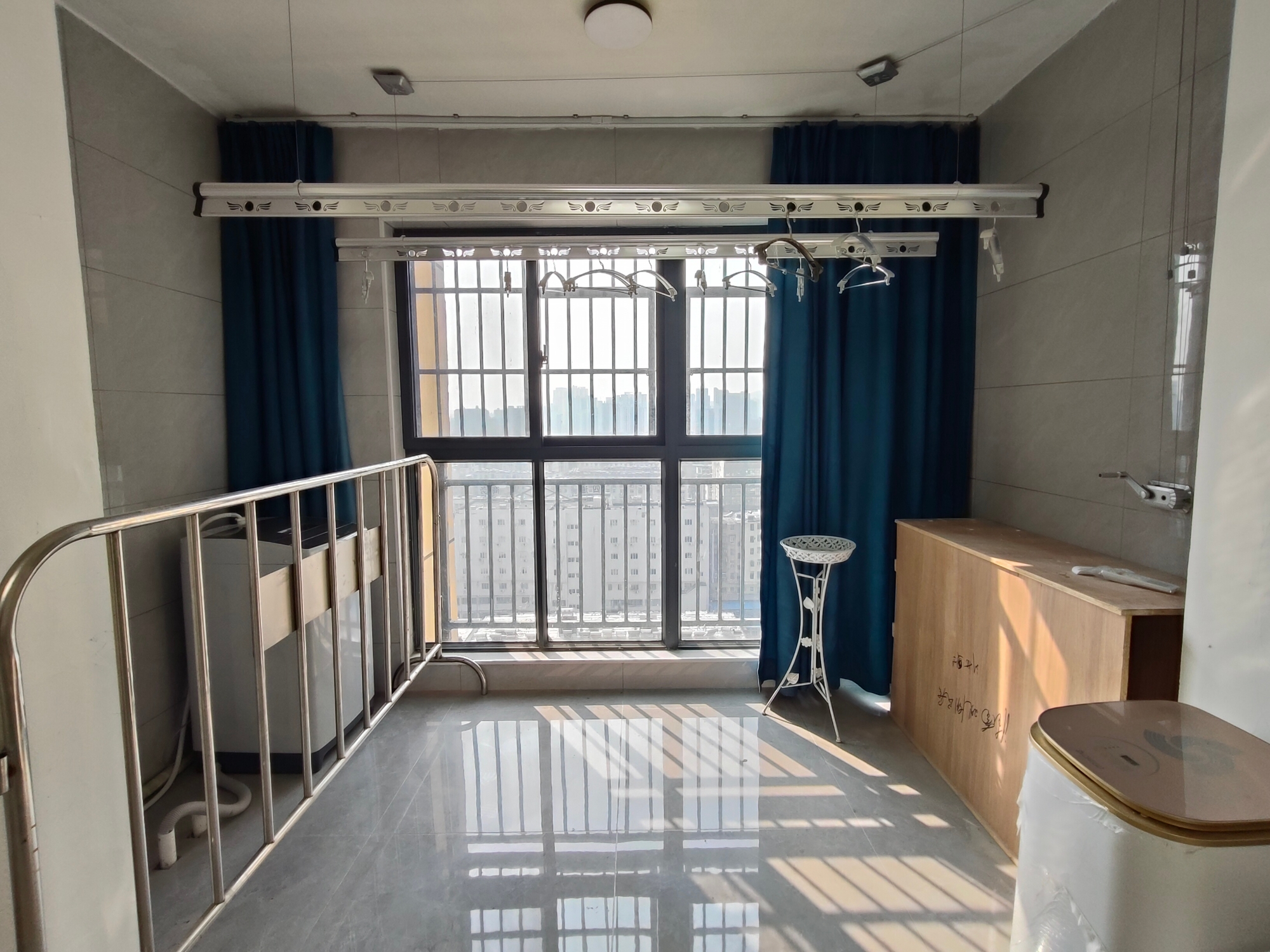 万达广场 103平 南向三居 毛坯高楼层 交通便利 学区房_7
