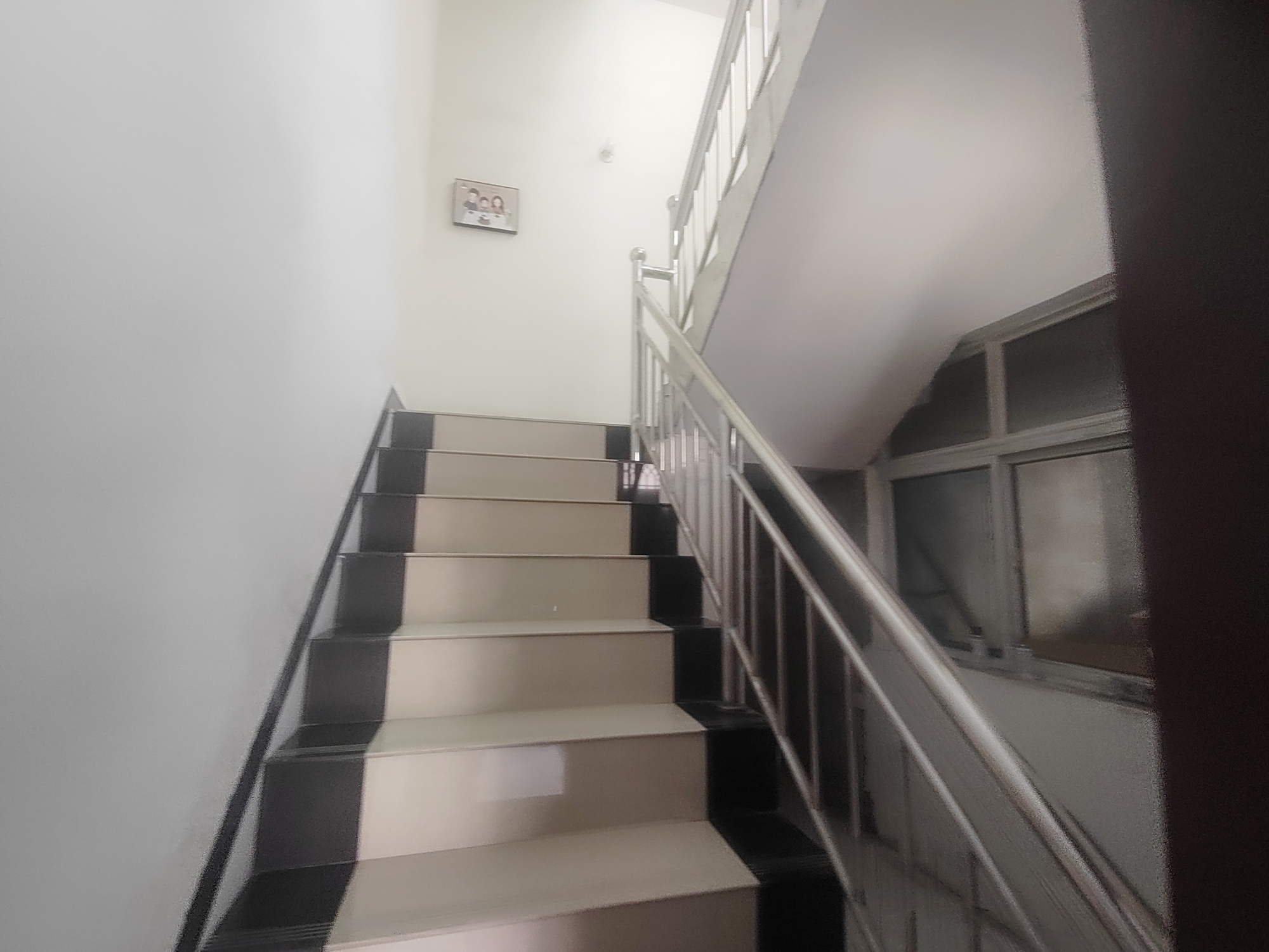 自建房楼上楼下三层_10