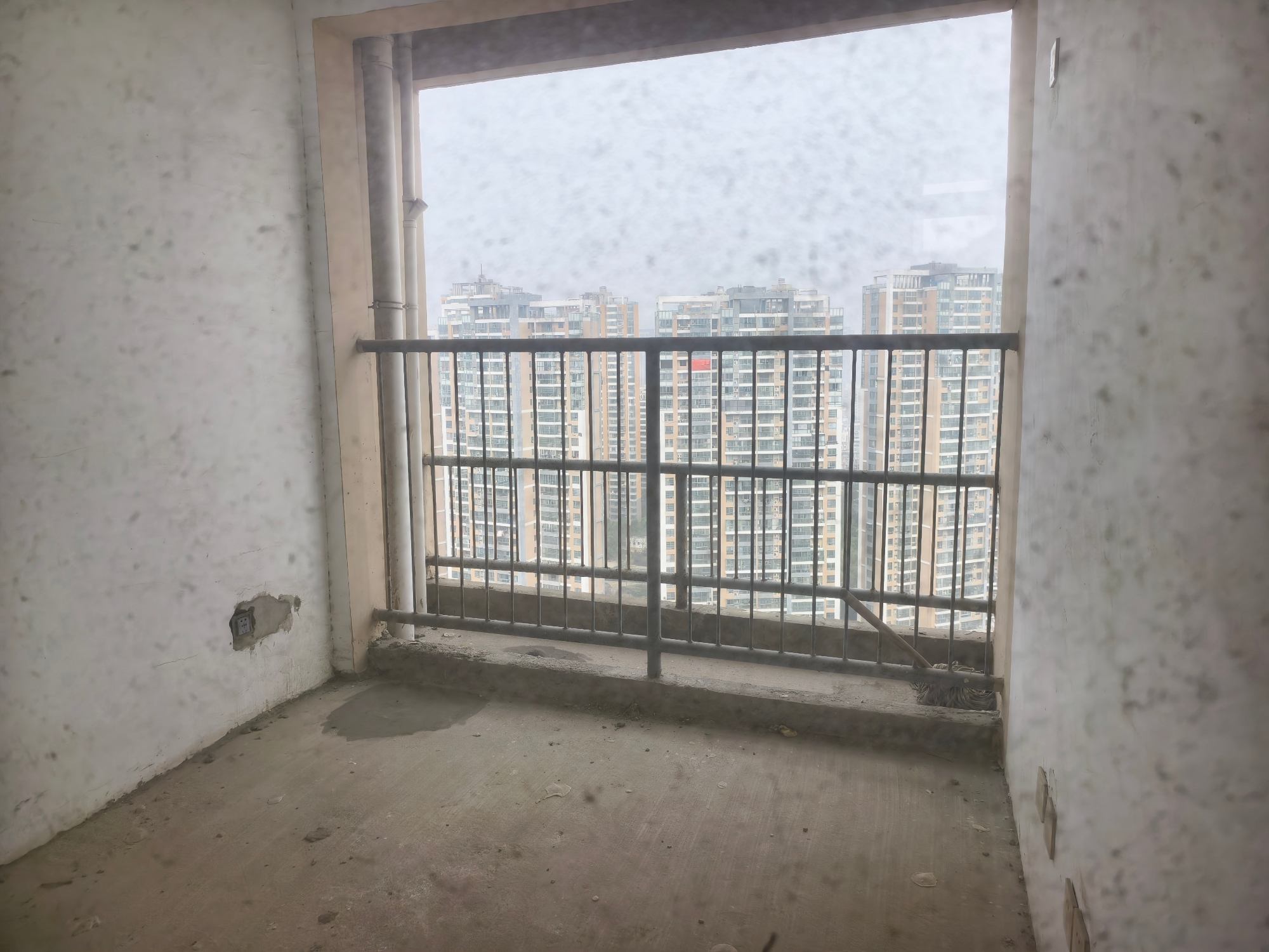 中环国际荣府_6