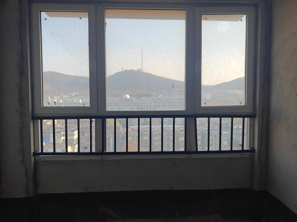 四宜新雅居毛坯房三室两厅出售_5