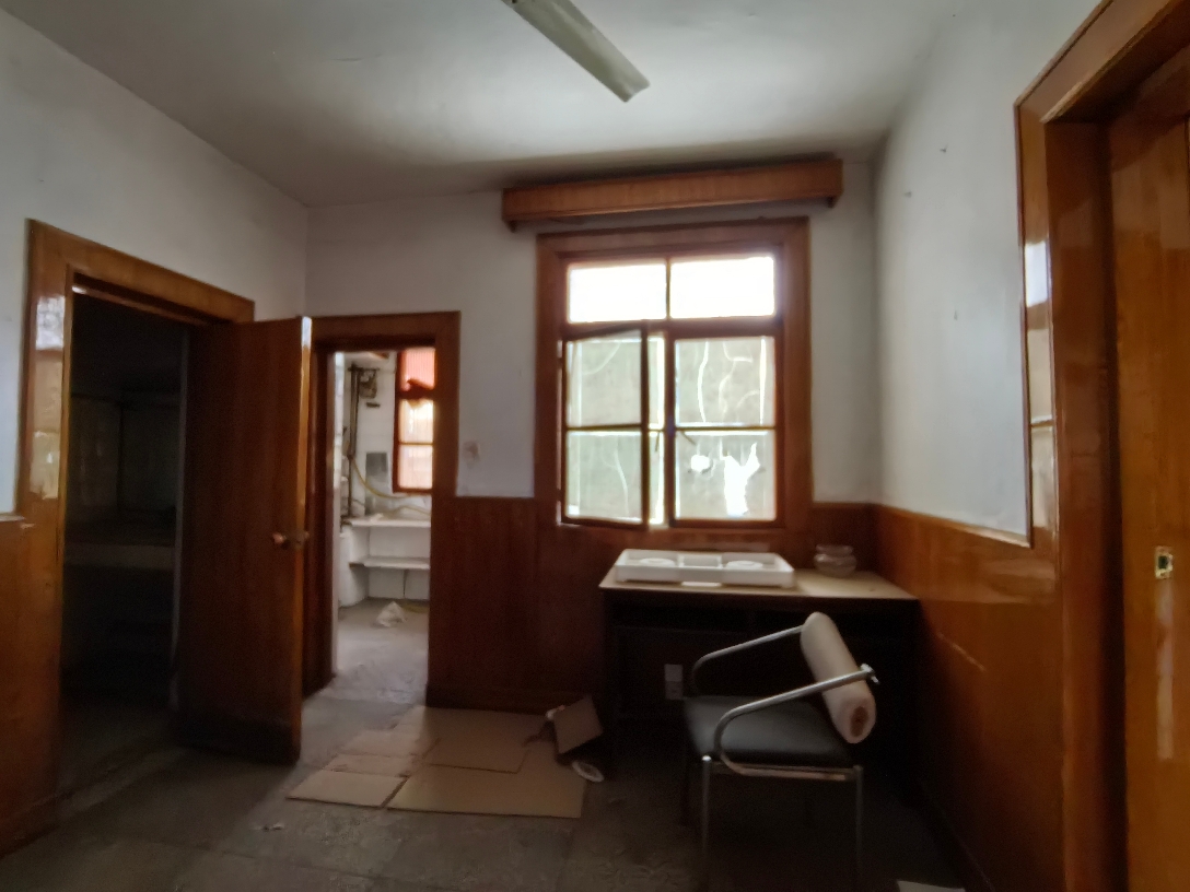 基建村路南边，3室1厅简单装修学区未用_1