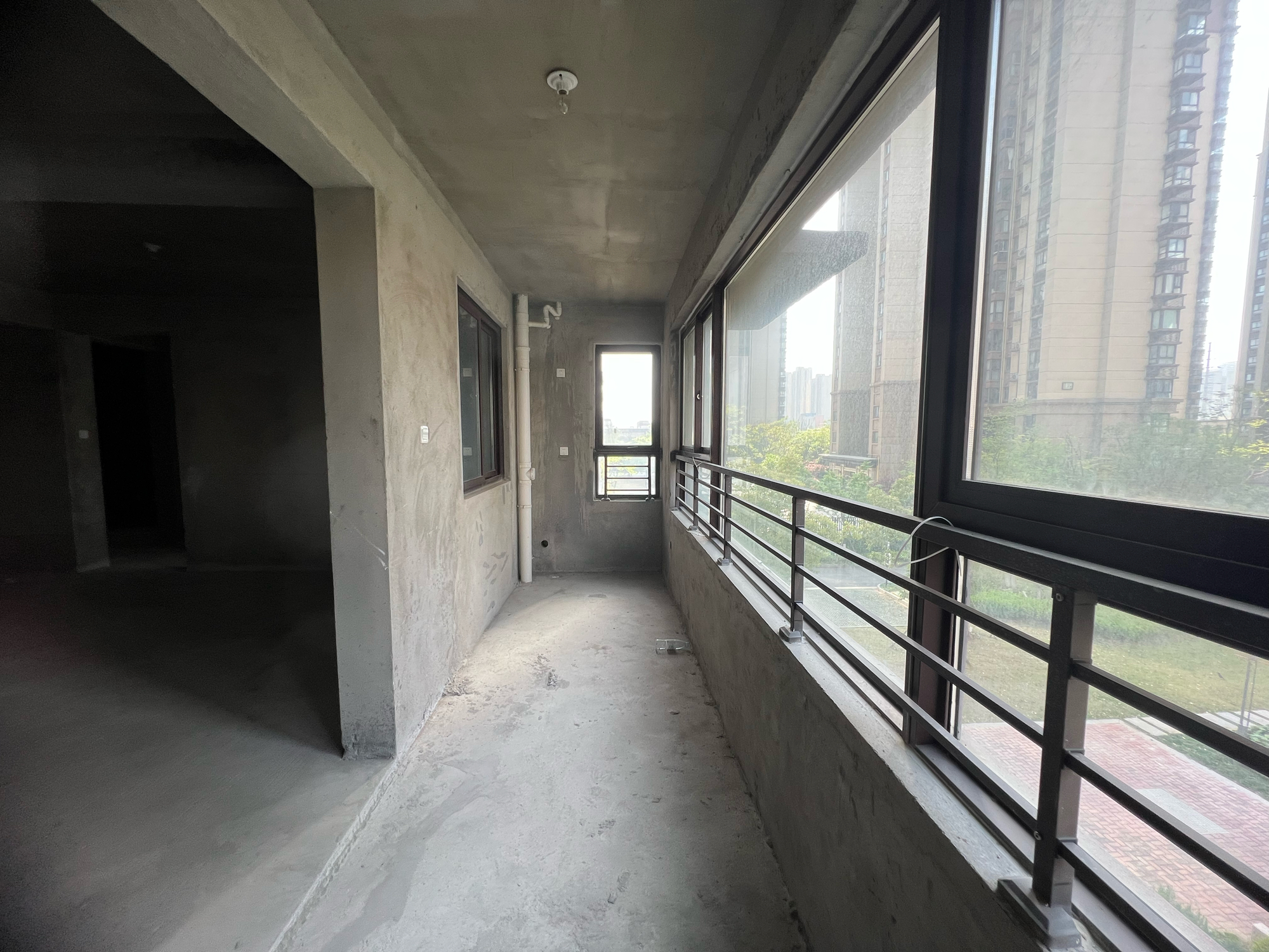 新城学府104平毛坯出售_8