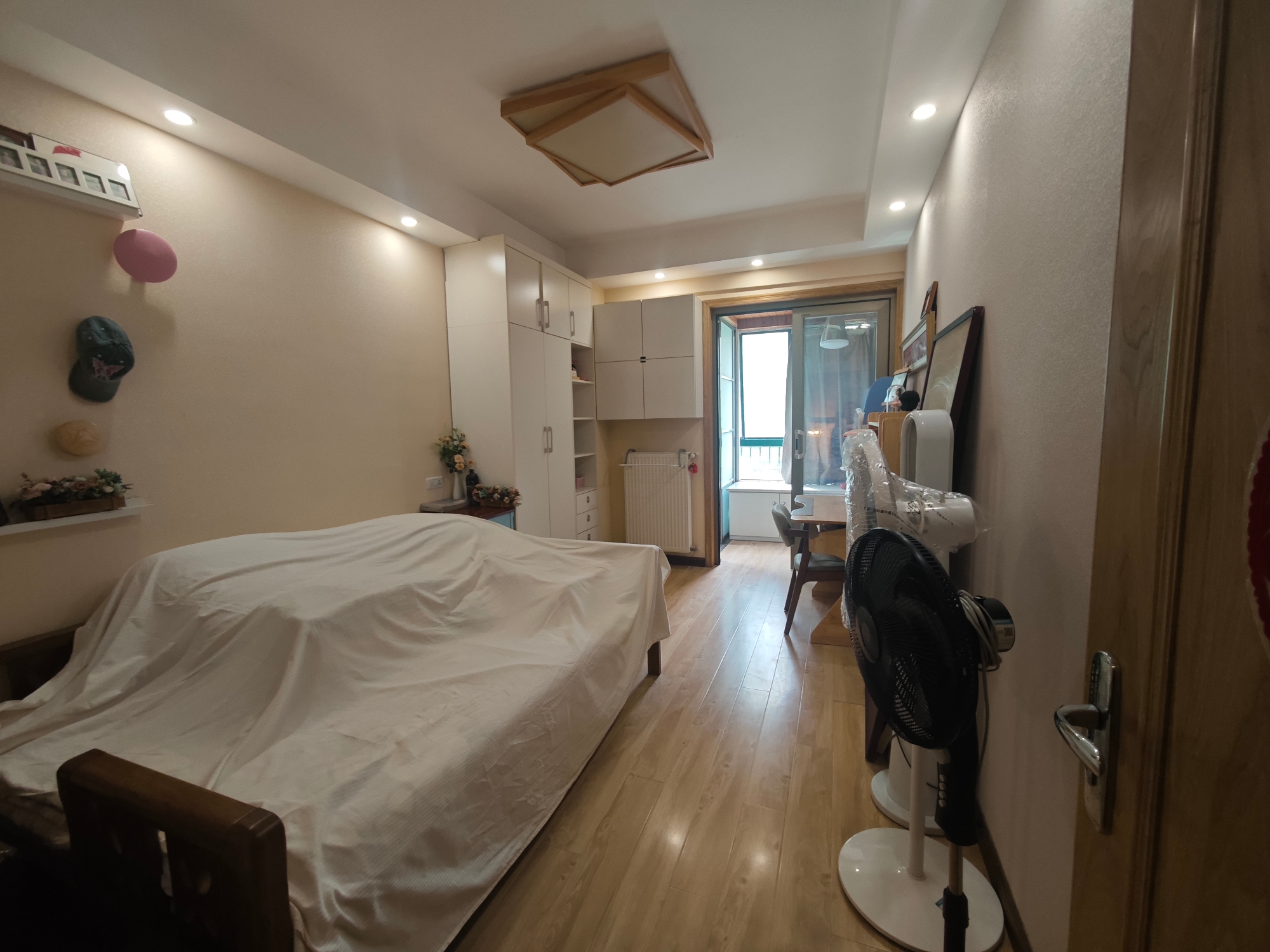 银鹭组团三 复试一楼带院子精装修四室诚心出售_4