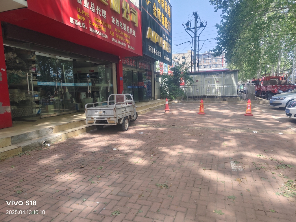 香港街 210平 临街旺铺 精装修有上下水 可用明火_4