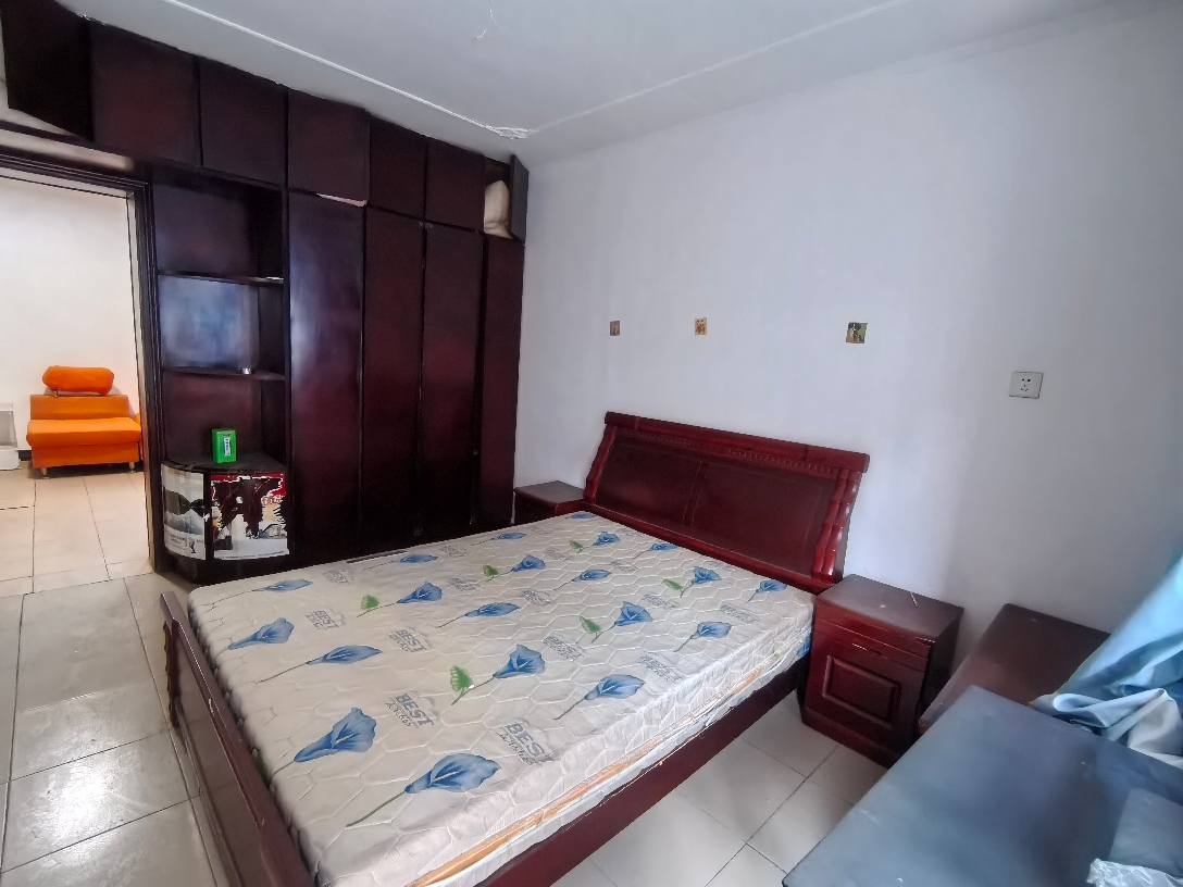 香港街花园小区多层4楼2室2厅简装 户型好学区房_6