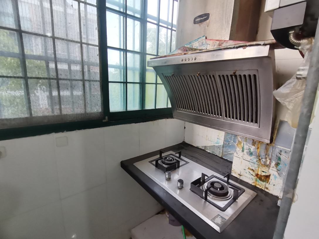 金丰易居二期 简装家电家具齐全 吉房出租_9