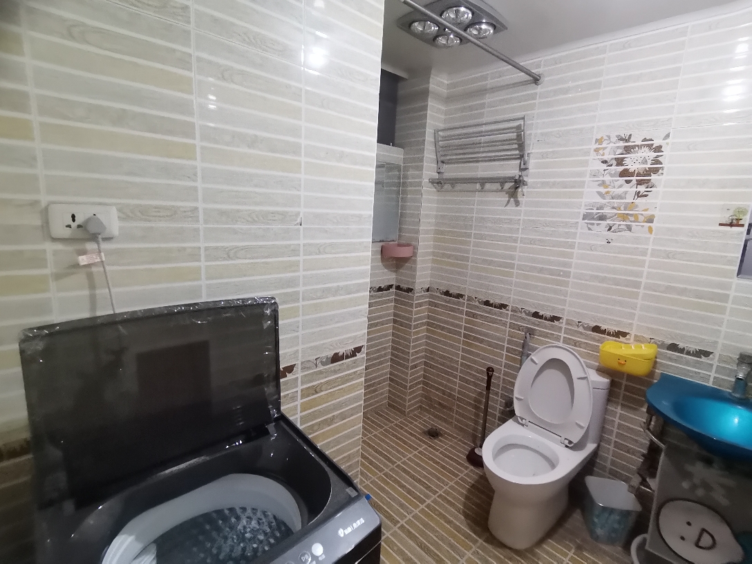 金丰易居二期 简装家电家具齐全 吉房出租_13