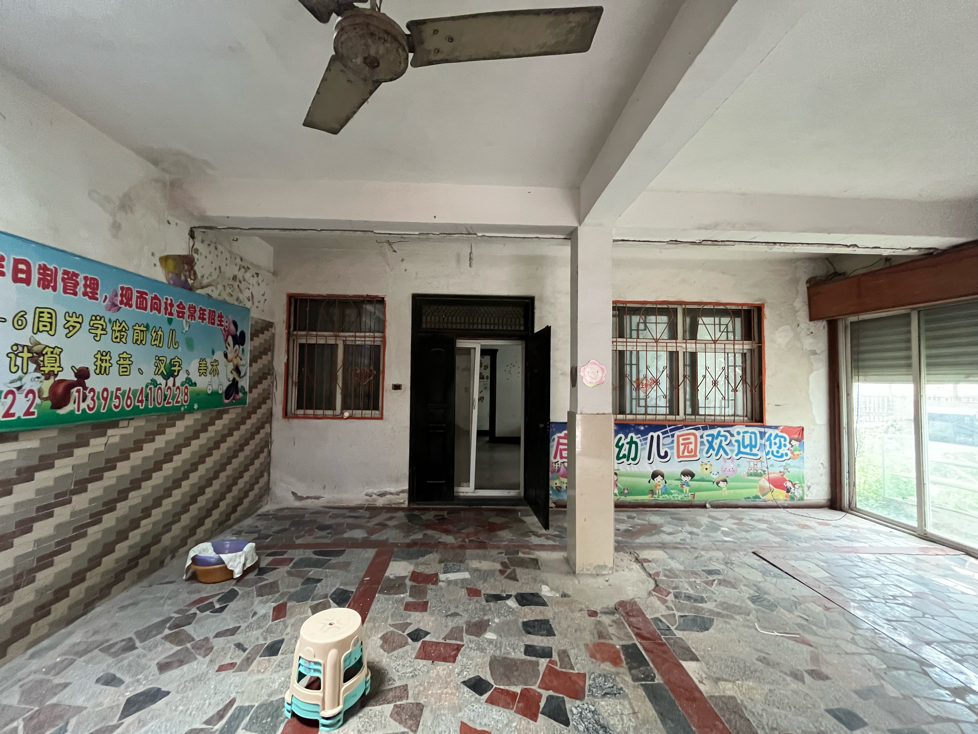 西苑小区150平方上下两层出租_2