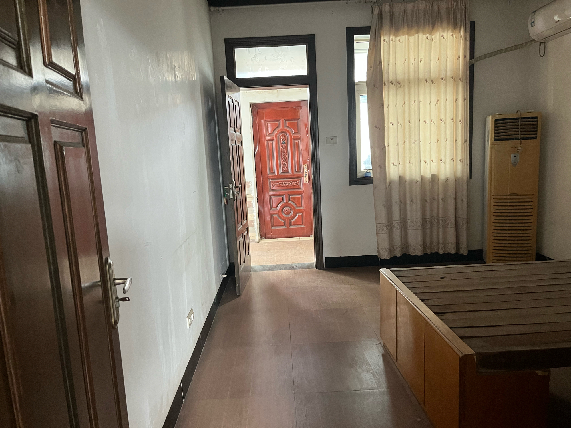 西苑小区150平方上下两层出租_7