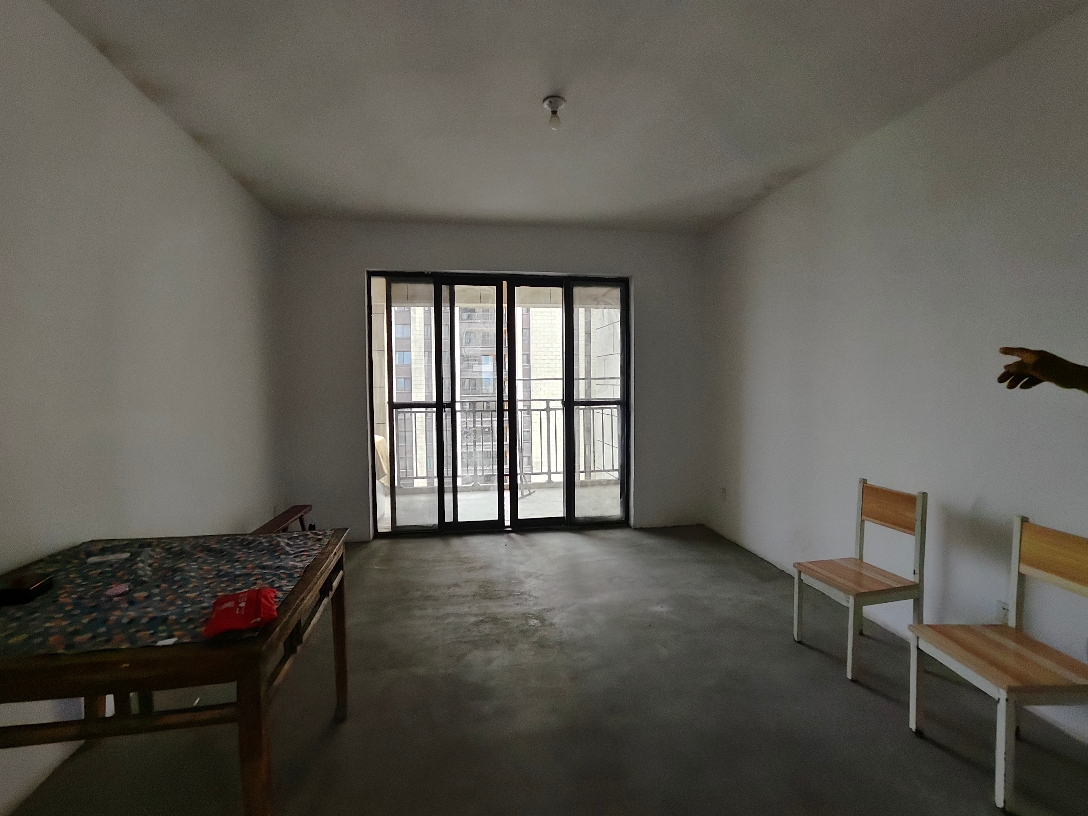 御景学府 130平 南向三室二厅 毛坯 学区房 交通便利_2