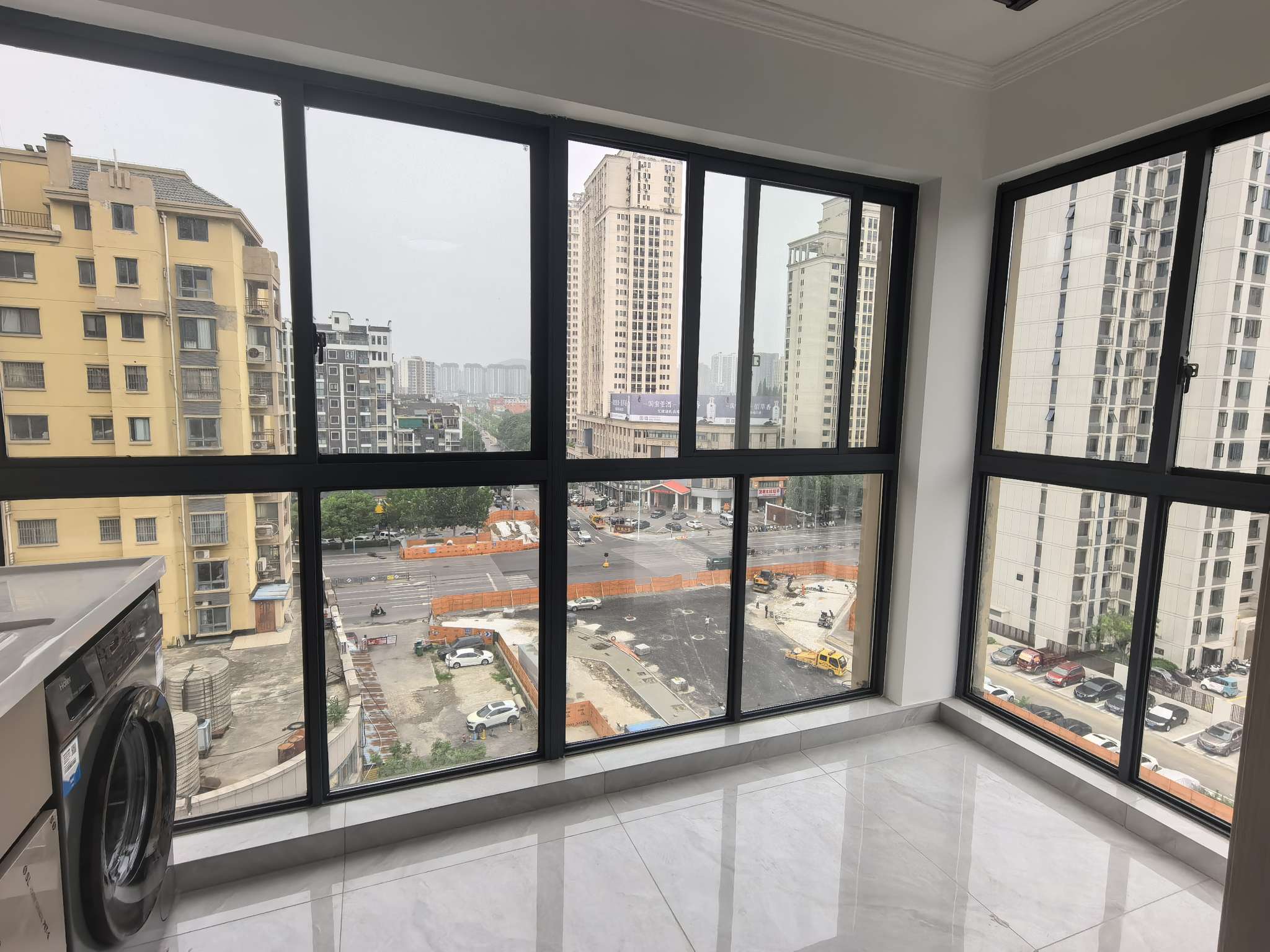 罗马广场精装2室家具家电齐全拎包入住随时看房_9