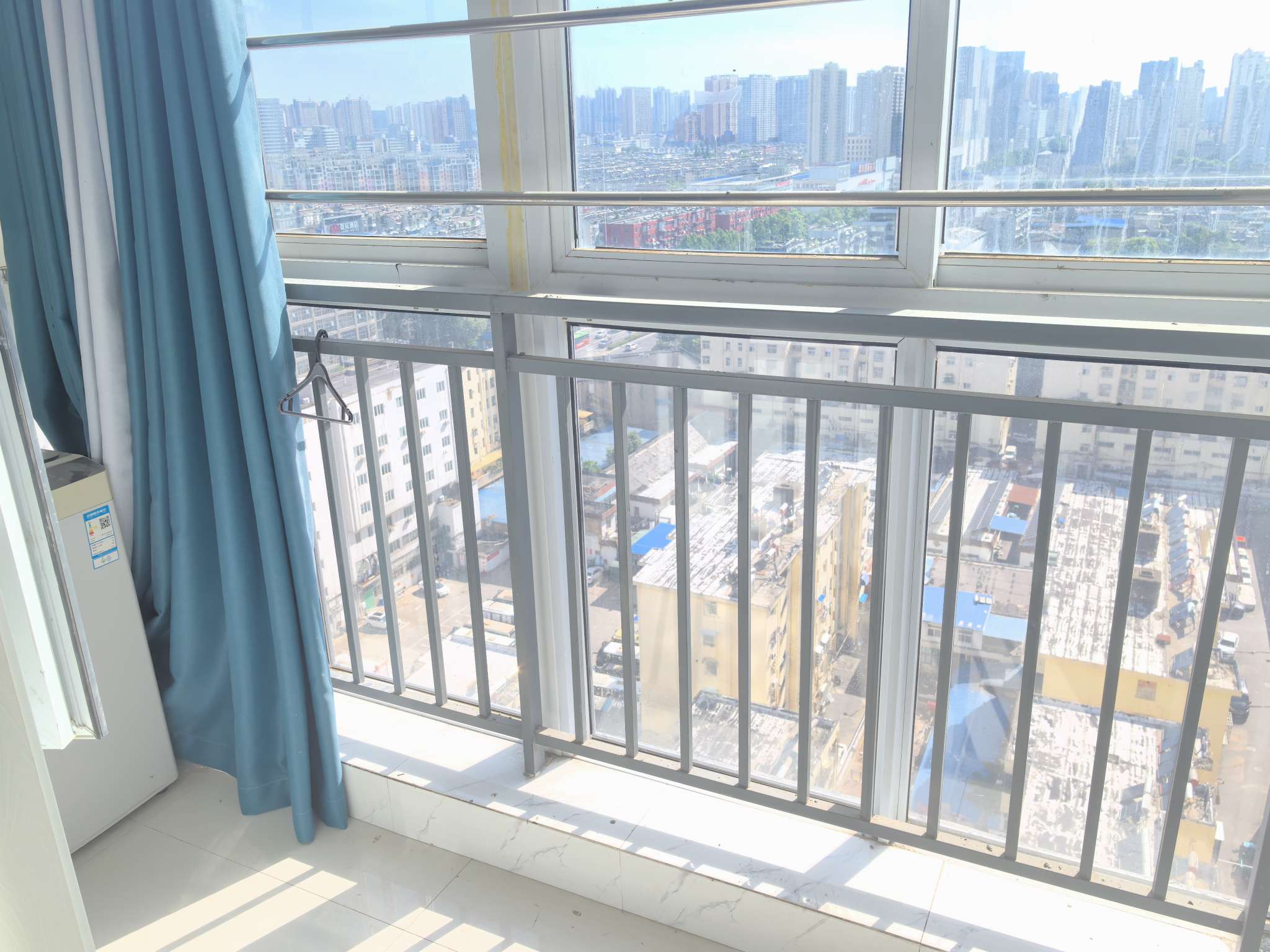 万达广场 60平 精装东向一居室 配套齐全_5