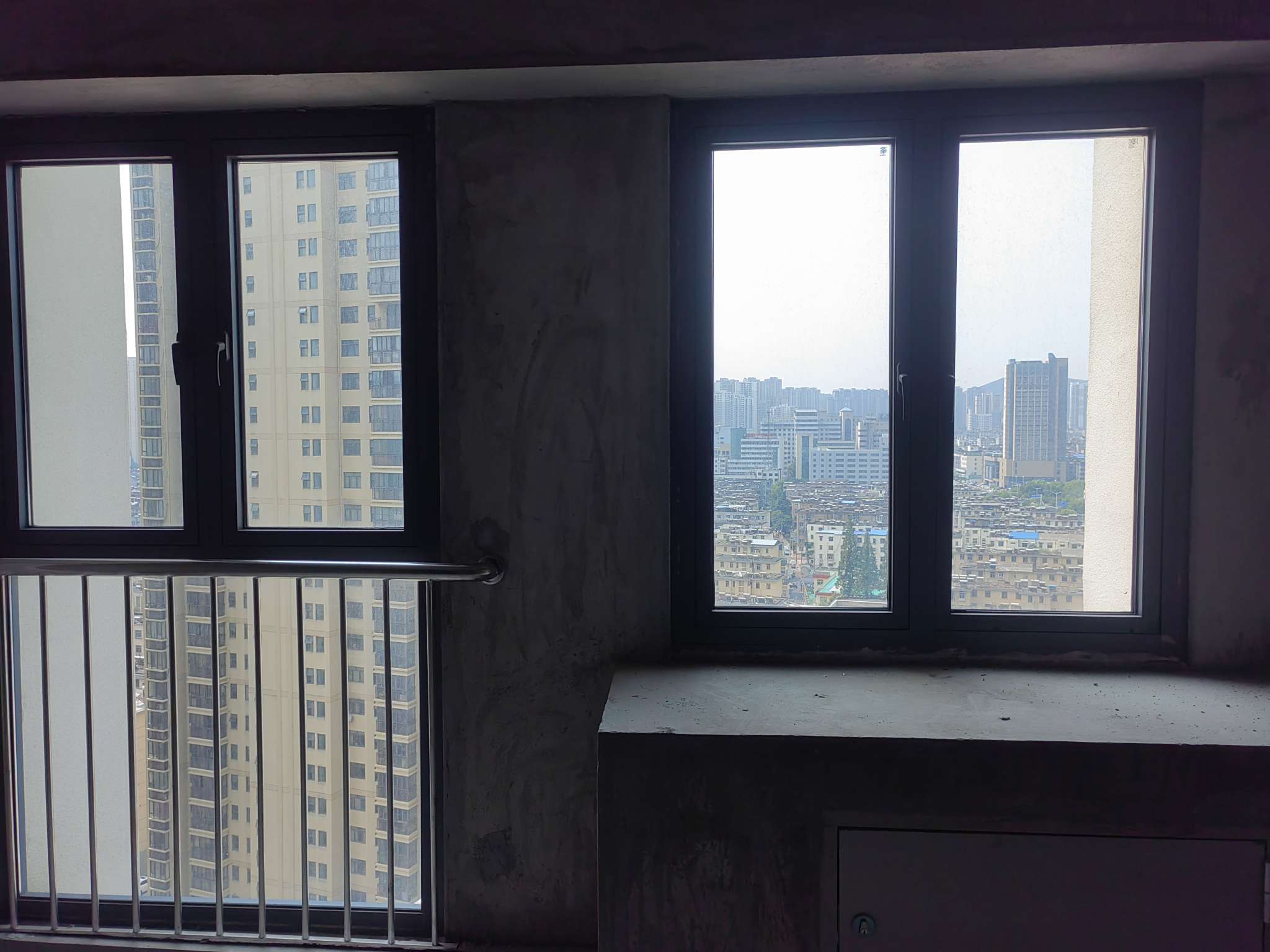 万国广场毛坯一室出租_10