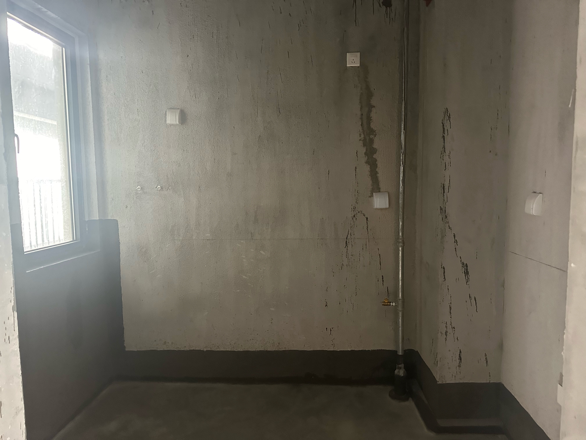 青铜苑瑞苑中间楼层三室两厅对外出售_5